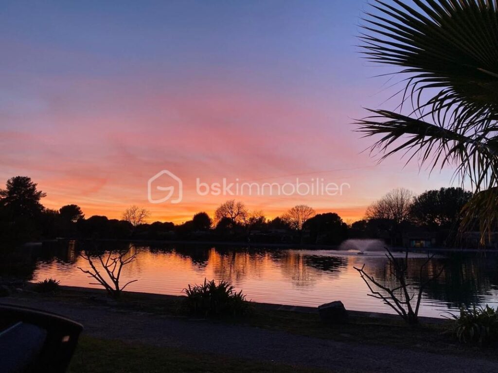 MAGNIFIQUE MAISON RÉNOVÉE 3 PIÈCES PLAIN-PIED DANS UN DOMAINE DE RÊVE – 3 pièces – 2 chambres – 72 m²