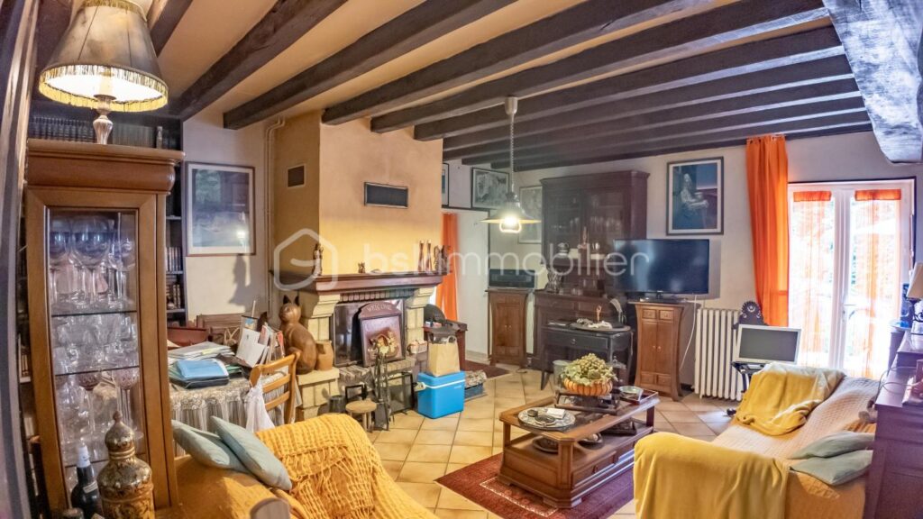 Magnifique longère de caractère avec beau terrain, véranda, annexes et grange sur la commune de Prémery – 6 pièces – 3 chambres – 171 m²