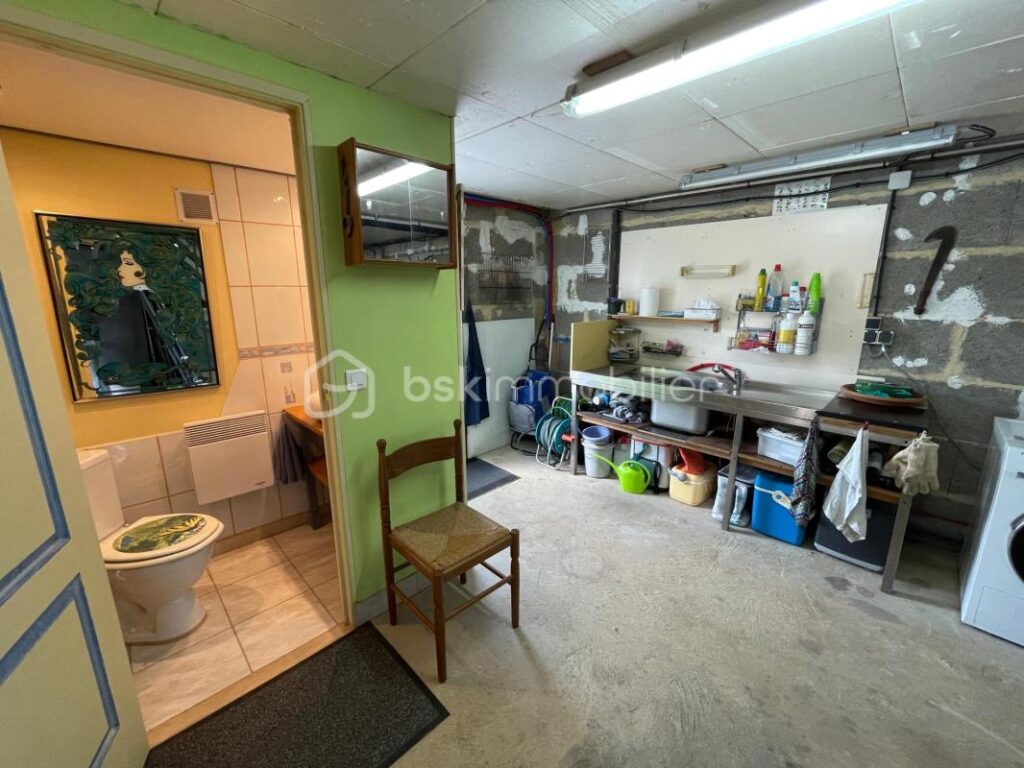 Maison rénovée avec soins sur 3532 m² de terrain non clos – 4 pièces – 3 chambres – 116 m²