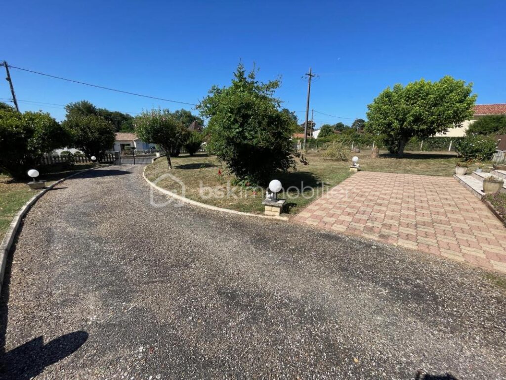 Belle propriété sur les hauteurs de Creysse – 7 pièces – 4 chambres – 120 m²