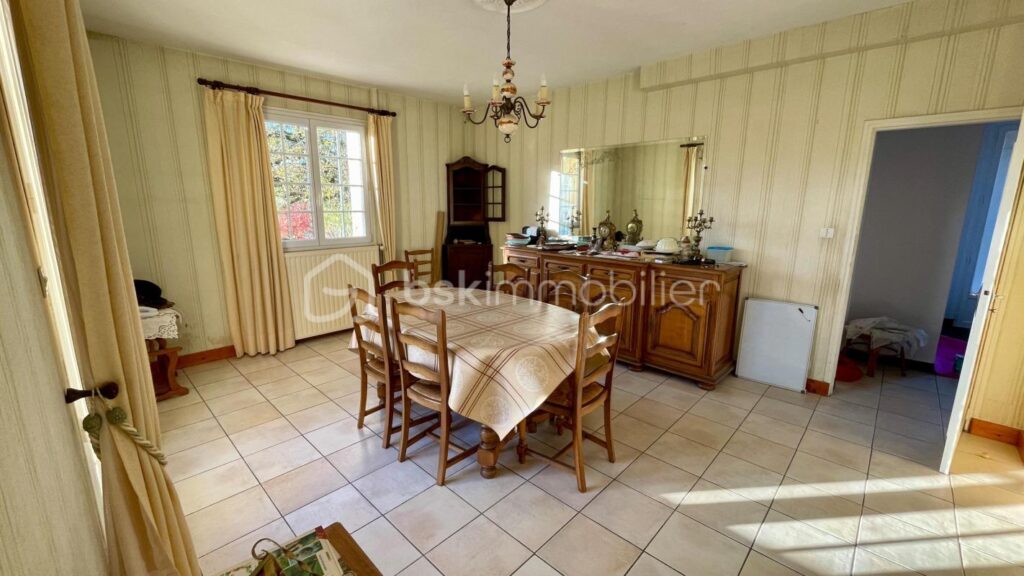 Superbe maison en pierre en position dominante avec vue – 6 pièces – 4 chambres – 120 m²