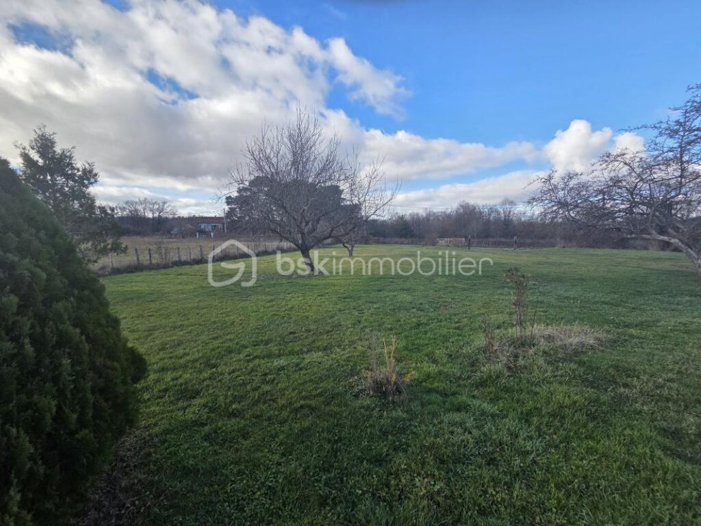 Ferme de 142m2 a saint etienne le molard – 4 pièces – 3 chambres – 142 m²