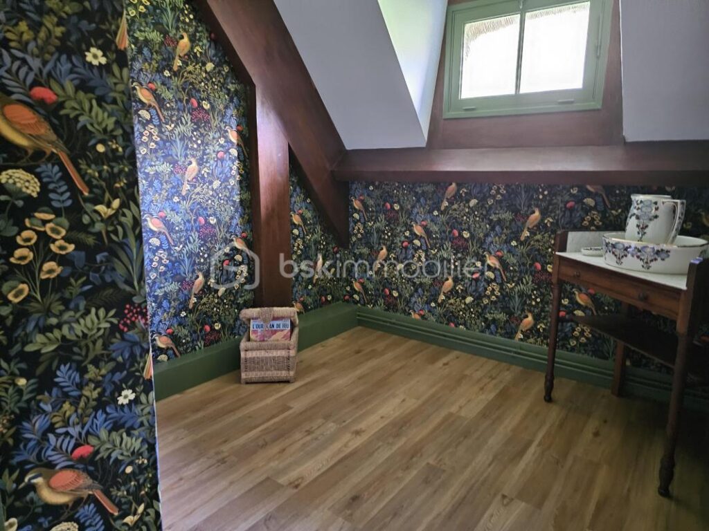 COUP DE COEUR : Magnifique chaumière, où vous admirerez le jardin depuis le SPA – 9 pièces – 5 chambres – 470 m²