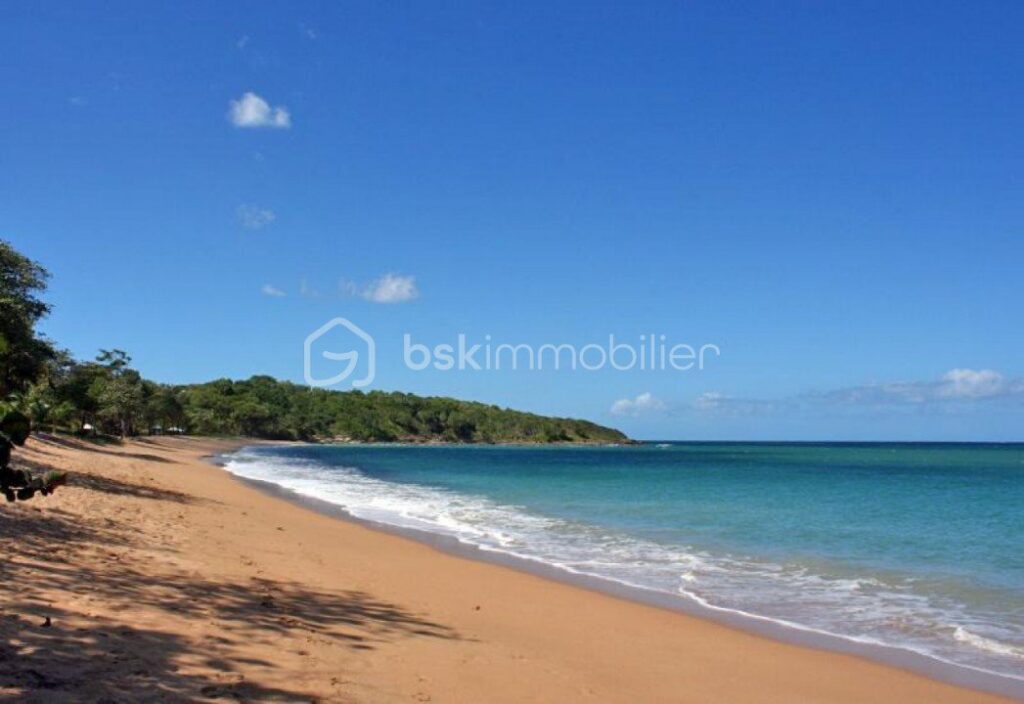 MAISON – 8 pièces – 6 chambres – 193 m²