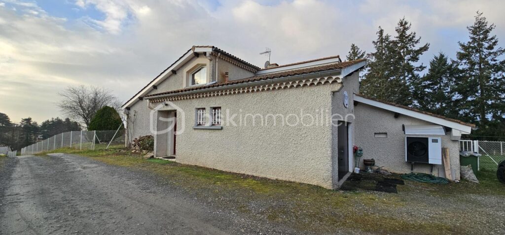 MAISON avec belle vue 165m2 – 4 pièces – 3 chambres – 165 m²