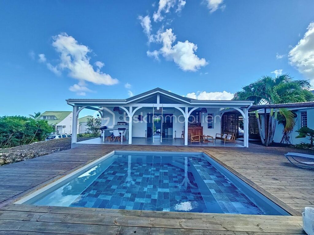 Splendide villa T4 avec piscine – 4 pièces – 3 chambres – 119 m²