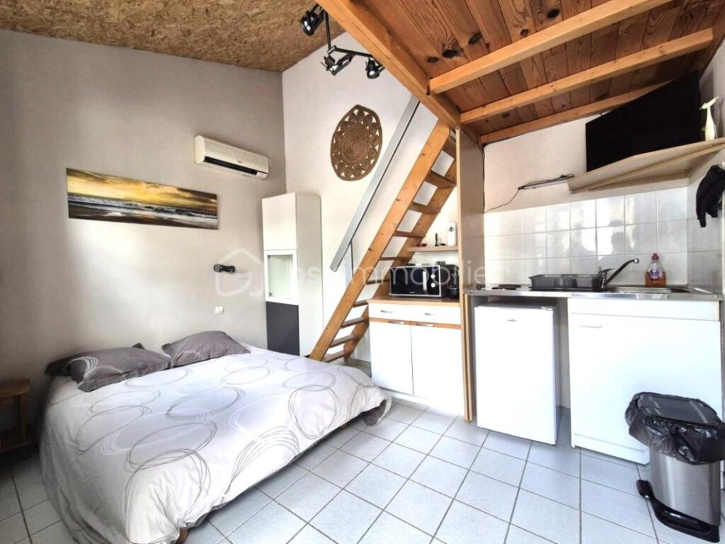 Propriété rare :Villa avec piscine et 3 dépendances locatives – Un placement idéal – 9 pièces – 7 chambres – 190 m²