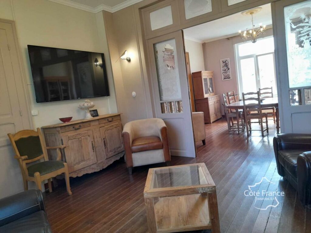 Propriété d’exception – 15 pièces – 9 chambres – 460 m²