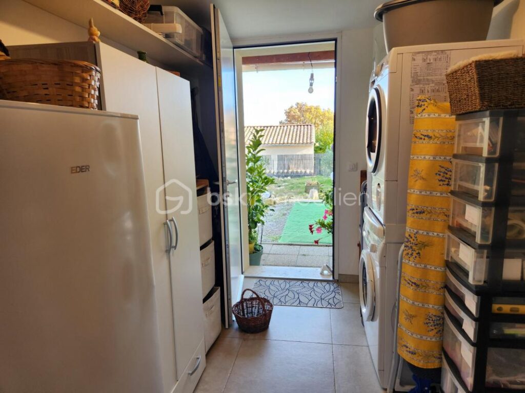 EXCLUSIVITE à FORCALQUIER : Deux logements indépendants de plain pied dans quartier calme ! – 8 pièces – 5 chambres – 175 m²