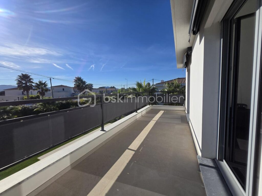 Villa neuve 5 pièces, grand standing, résidentiel, piscine – 5 pièces – 4 chambres – 131 m²