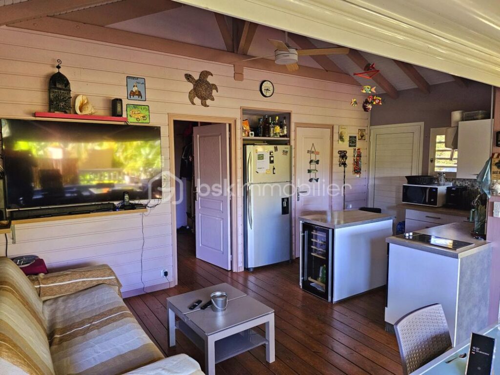 MAISON ET BUNGALOW T2 PROCHE MER – 6 pièces – 4 chambres – 189 m²