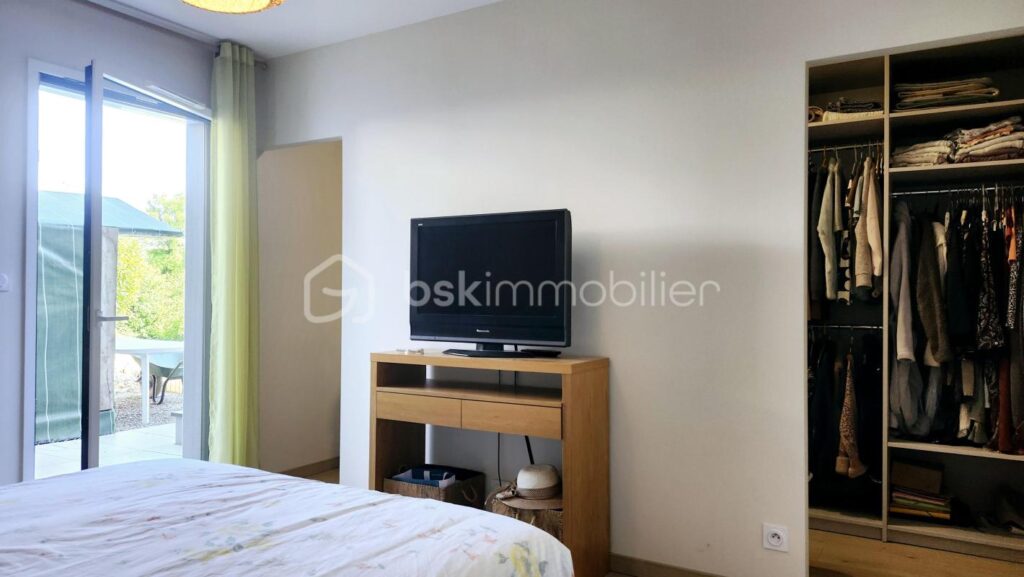 Maison moderne construite en 2020 + terrain constructible pour éventuelle extension – 7 pièces – 5 chambres – 202 m²