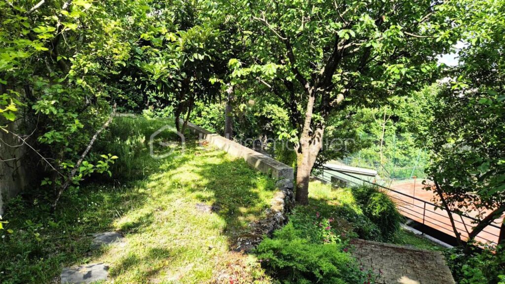 Demeure de très haut standing – NR pièces – 9 chambres – 564 m²