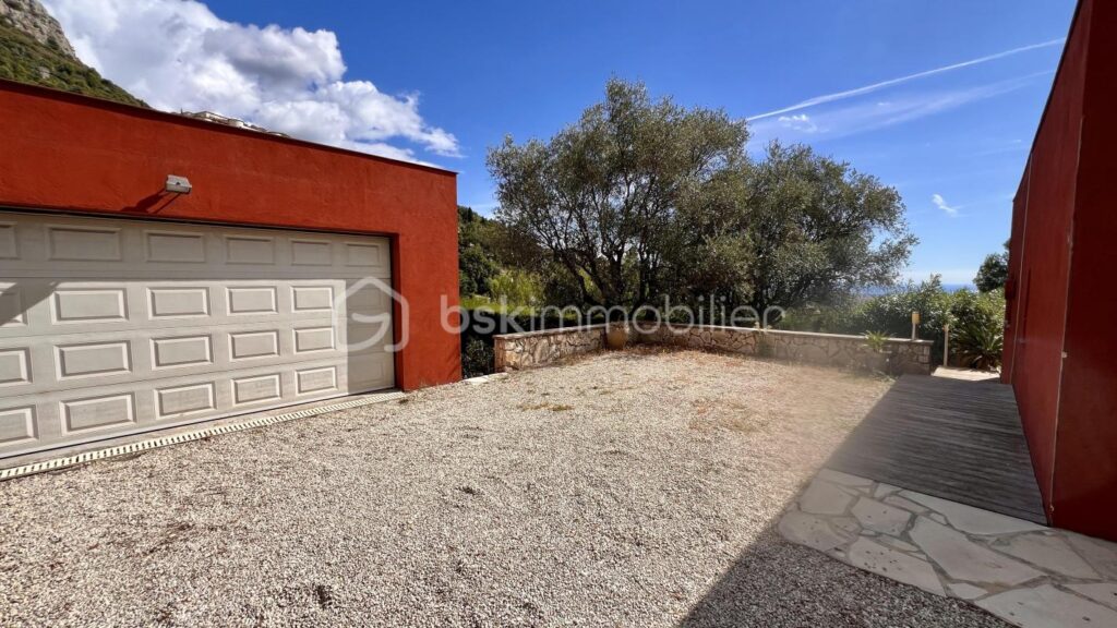 VILLA D’ARCHITECTE – VUE MER PANORAMIQUE – PISCINE – GARAGE – PROCHE CENTRE-VILLE – 7 pièces – 5 chambres – 230 m²