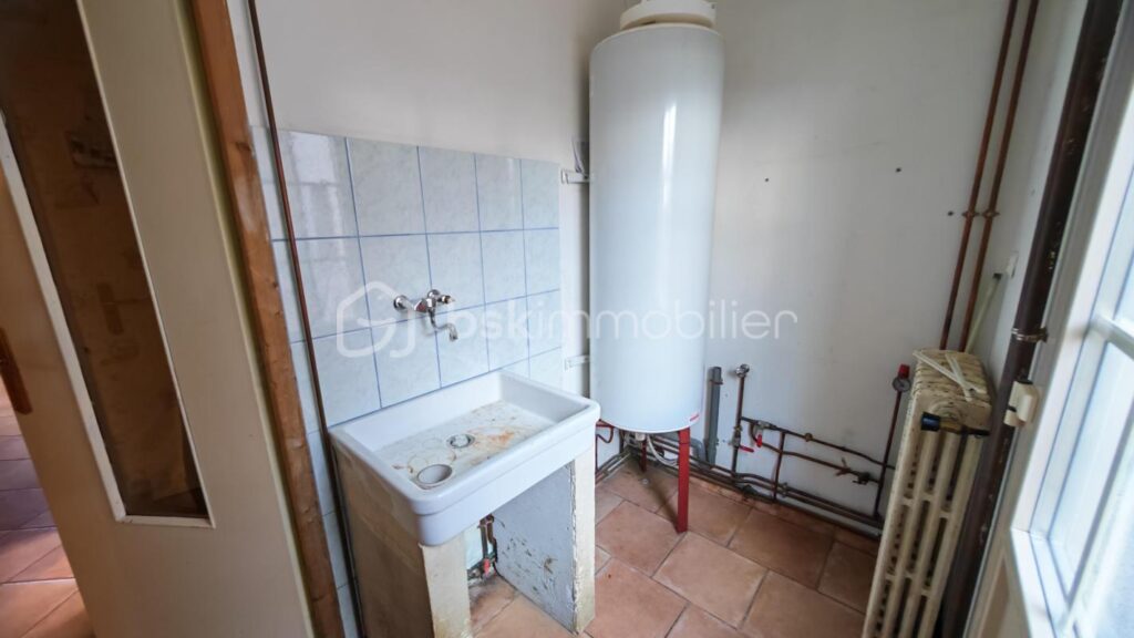 Charmante maison mitoyenne authentique 104 m² habitable environ – 4 pièces – 2 chambres – 112 m²