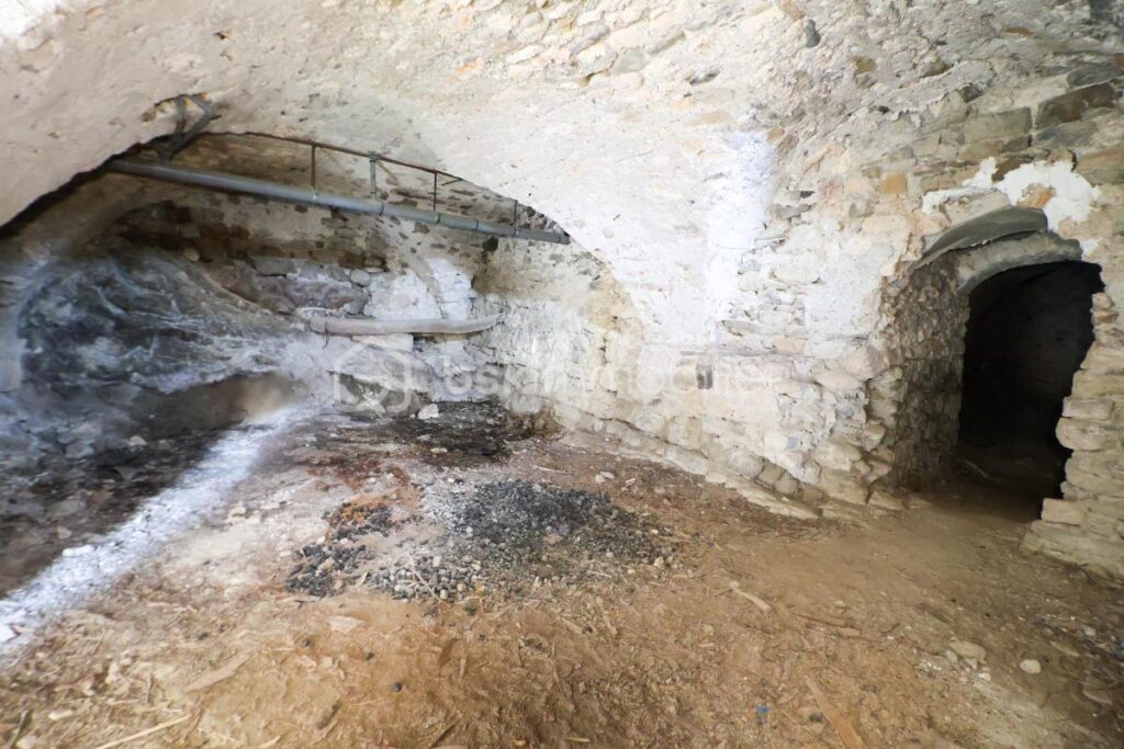 Maison de Maître de 230 m2 – 10 pièces – 3 chambres – 230 m²