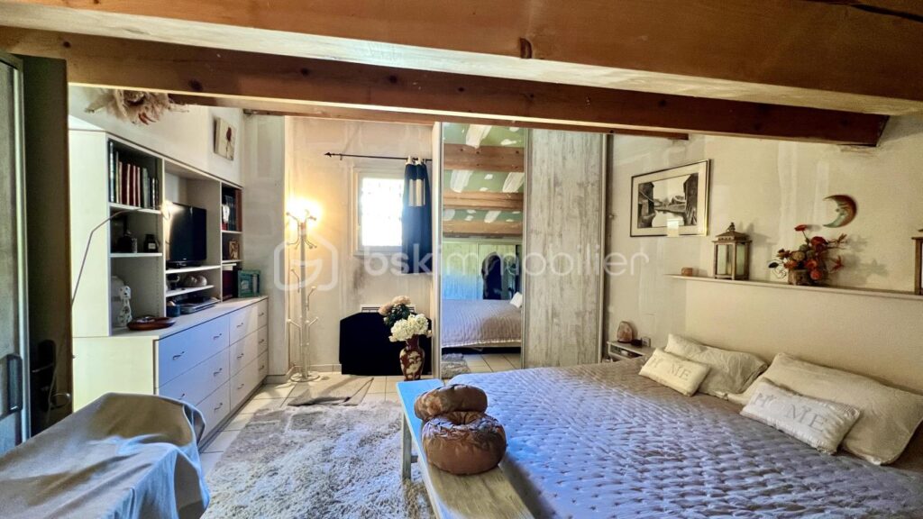 COUP DE CŒUR pour une villa individuelle à Vence Sud. Vue mer. Terrain piscinable – 4 pièces – 3 chambres – 135 m²