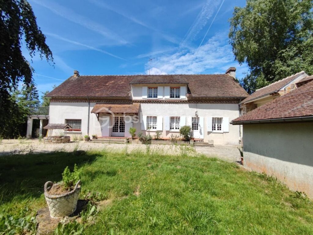 Magnifique propriété de 180 m² sur 1778 m² de terrain – 6 pièces – 4 chambres – 180 m²