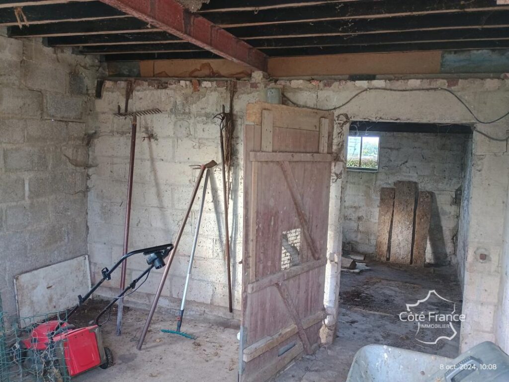 AISNE (02) – GERGNY – Maison de village à rénover – 10 pièces – 6 chambres – 210 m²