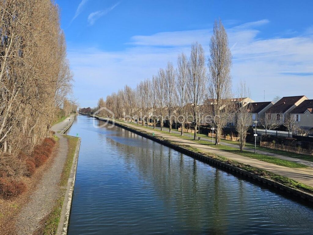 Pavillon non mitoyen 115m² 4 chambres vue CANAL garage jardin SUD – 6 pièces – 4 chambres – 115 m²