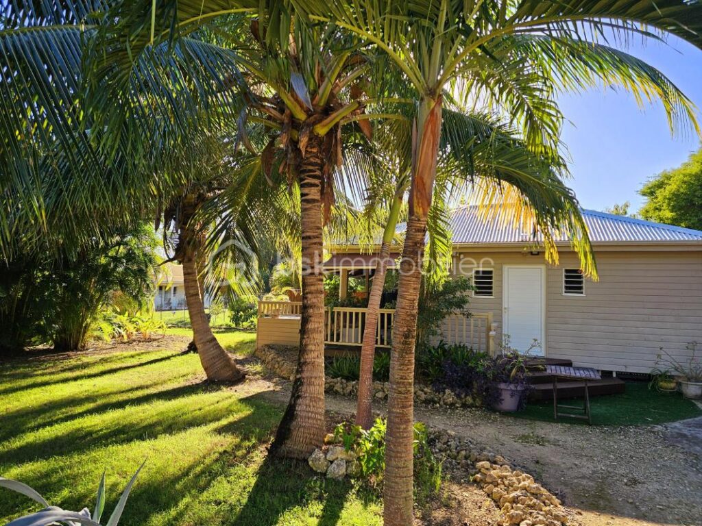 MAISON ET BUNGALOW T2 PROCHE MER – 6 pièces – 4 chambres – 189 m²