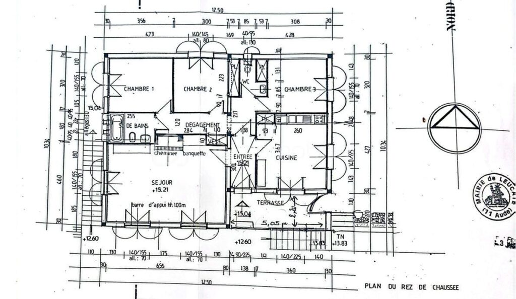 MAISON FAMILIALE AVEC VUE MER/ÉTANG, GARAGE ET SOUS-SOL AMÉNAGEABLE – LEUCATE VILLAGE – 4 pièces – 3 chambres – 110 m²