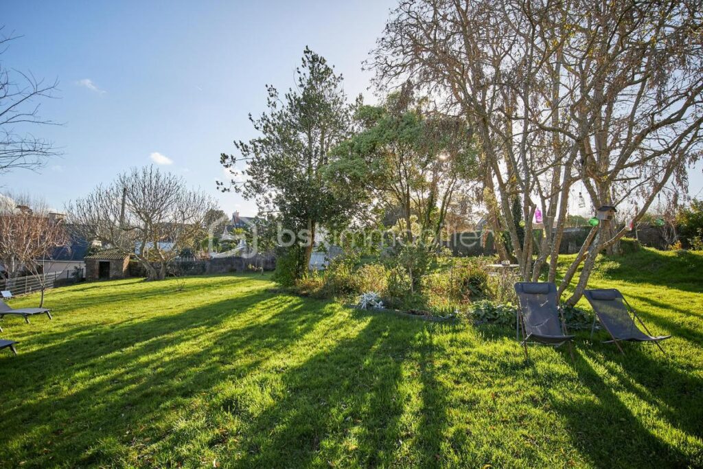 Demeure de caractère en plein cœur de ville et à deux pas des plages – 8 pièces – 6 chambres – 259 m²