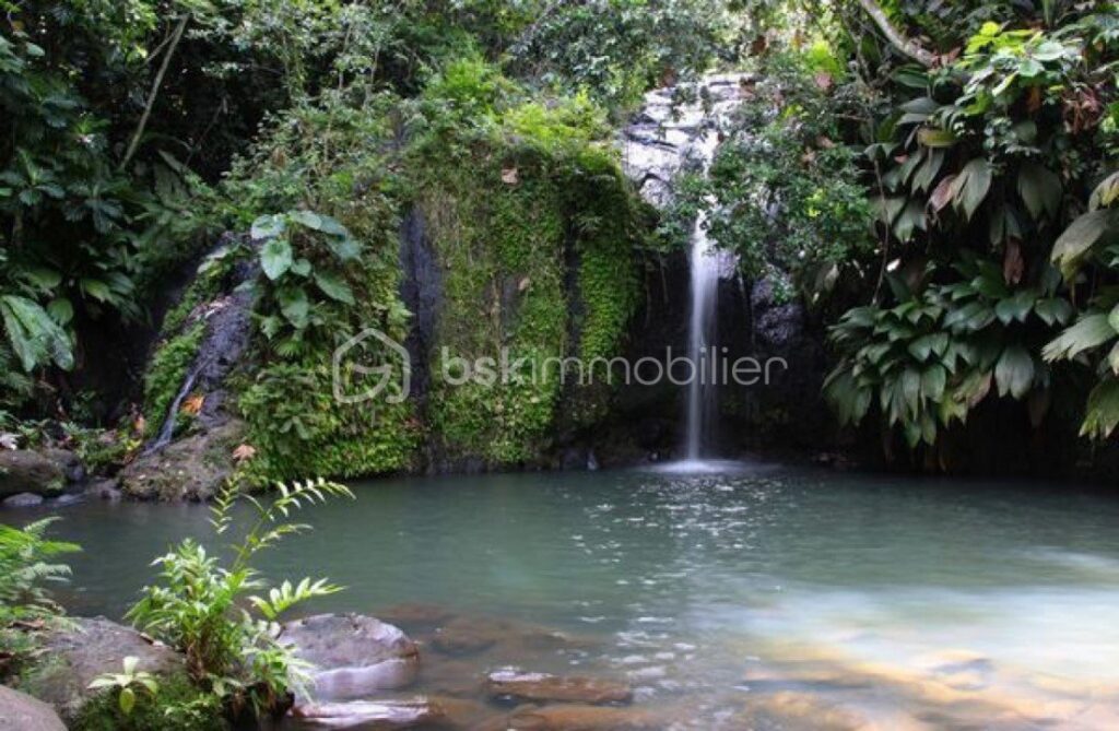 MAISON – 8 pièces – 6 chambres – 193 m²