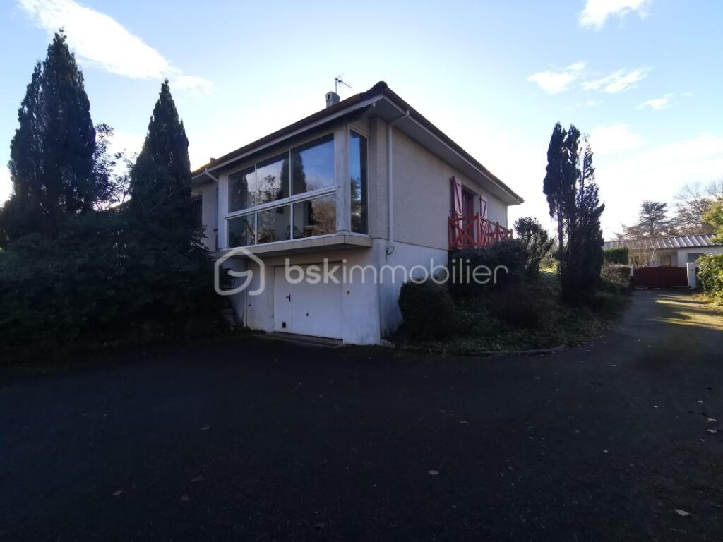 Maison bigourdane de caractère – 6 pièces – 4 chambres – 205 m²