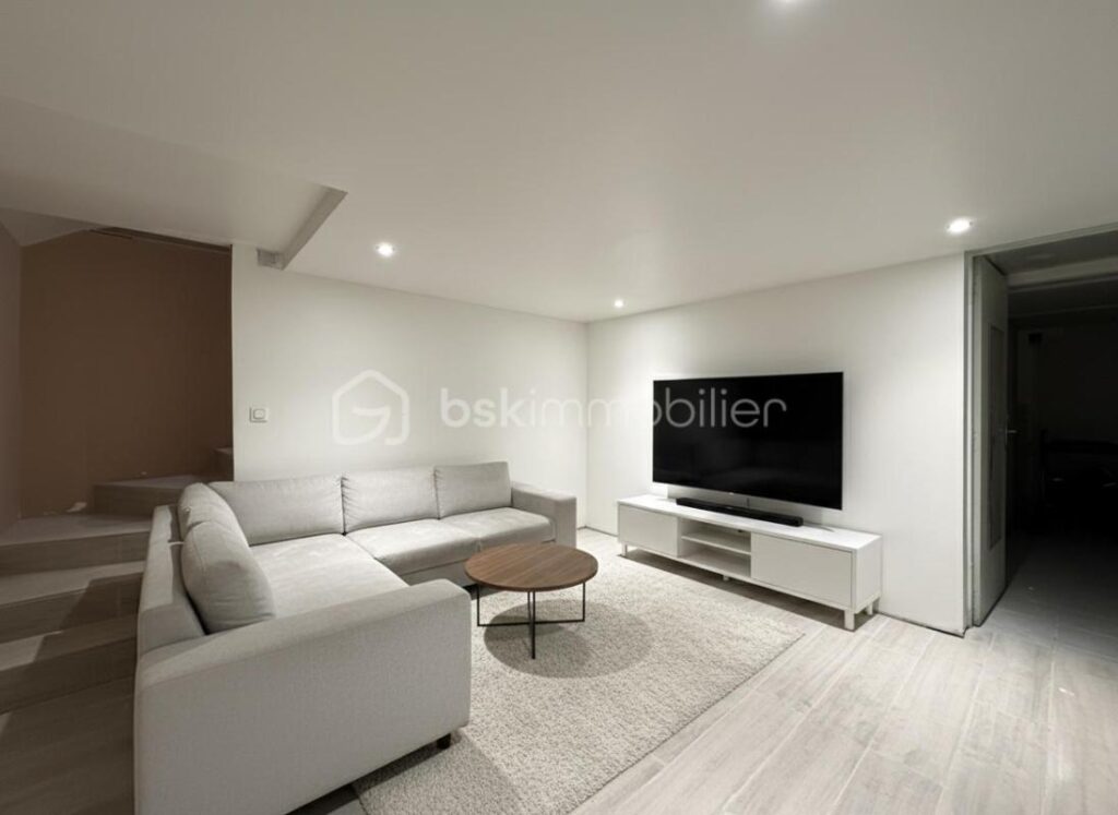 NOUVELLE PEPITE POUR POSER SES VALISES ! – 7 pièces – 4 chambres – 114 m²