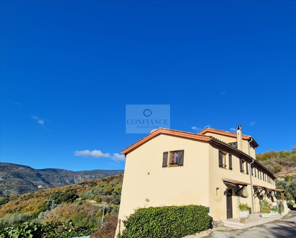 Maison – 5 pièces – 3 chambres – 143 m²