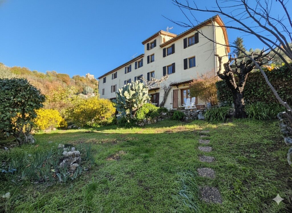 Maison – 5 pièces – 3 chambres – 143 m²