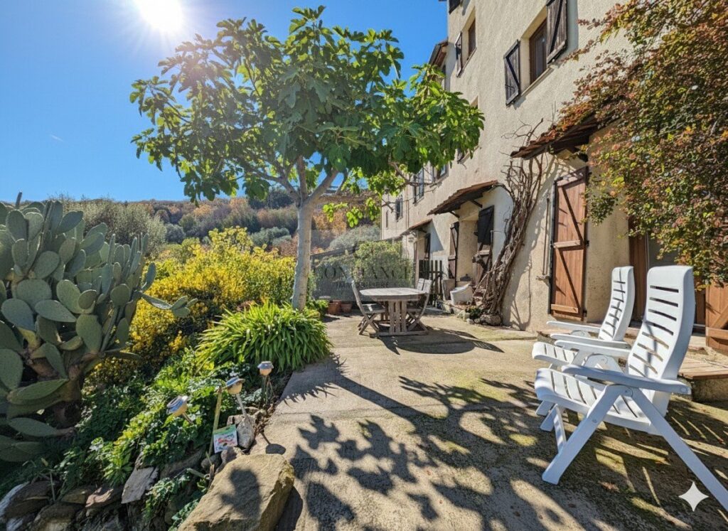 Maison – 5 pièces – 3 chambres – 143 m²