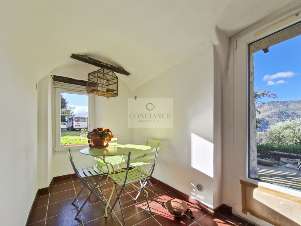 Maison – 5 pièces – 3 chambres – 143 m²