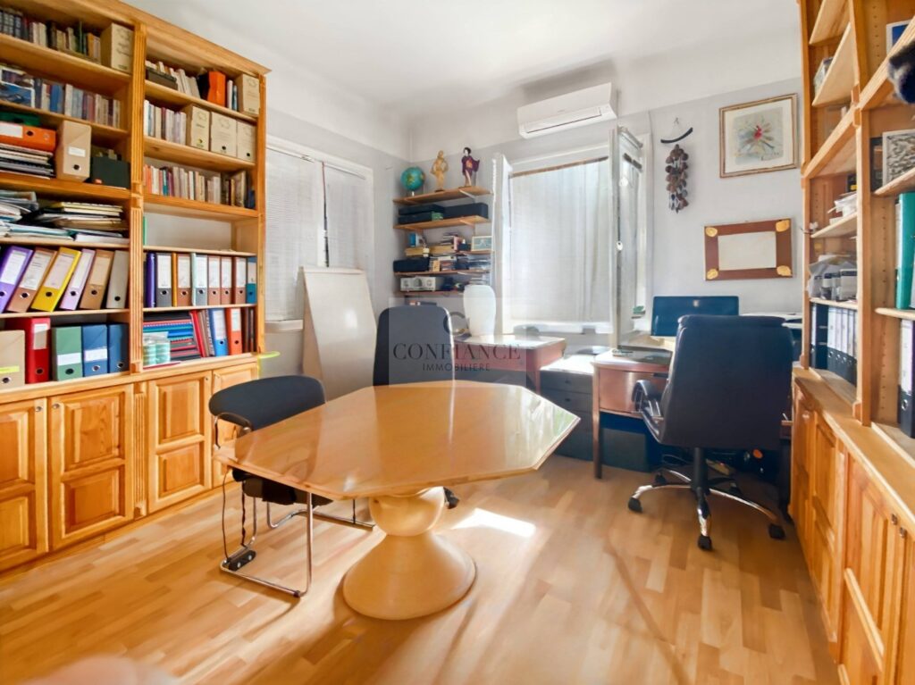 Maison – 5 pièces – 4 chambres – 199 m²