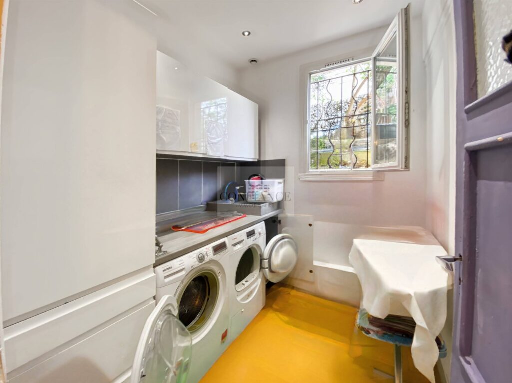 Maison – 5 pièces – 4 chambres – 199 m²