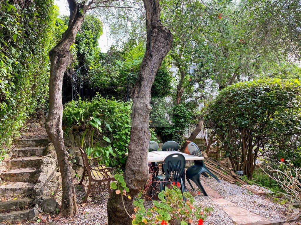 Maison – 5 pièces – 4 chambres – 199 m²