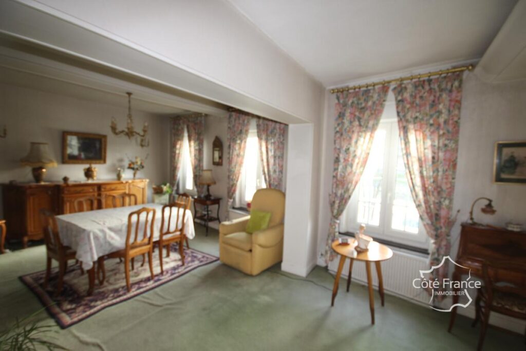 GIVET Maison de ville 3 chambres avec vue sur la Meuse, bel – 5 pièces – 3 chambres – 101 m²