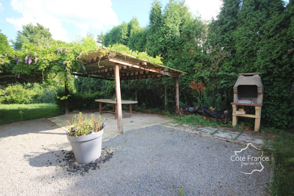 HIERGES Pavillon individuel de plain pied sur sous-sol compl – 5 pièces – 3 chambres – 135 m²