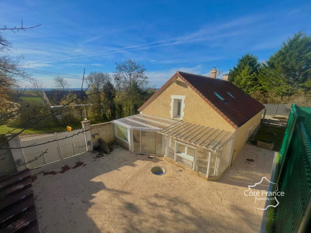 Maison de charme rénovée 125 m2 habitables sur 628 m2 de t – 5 pièces – 2 chambres – 135 m²