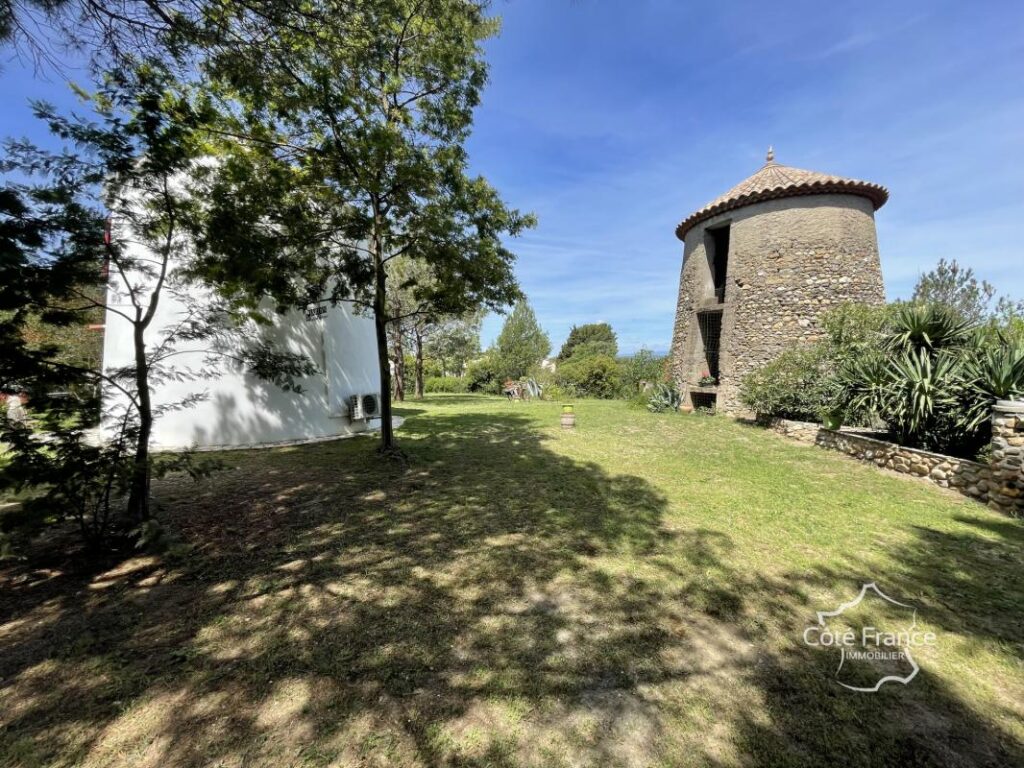 Auberge familiale – 8 chambres – Dépendances et hébergement – 15 pièces – 10 chambres – 380 m²