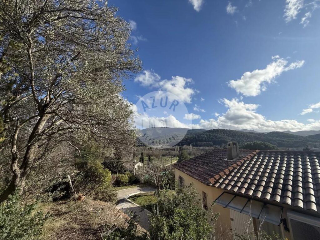 MAISON T5 117 m² sur 740 m² de terrain – 5 pièces – 4 chambres – 117 m²