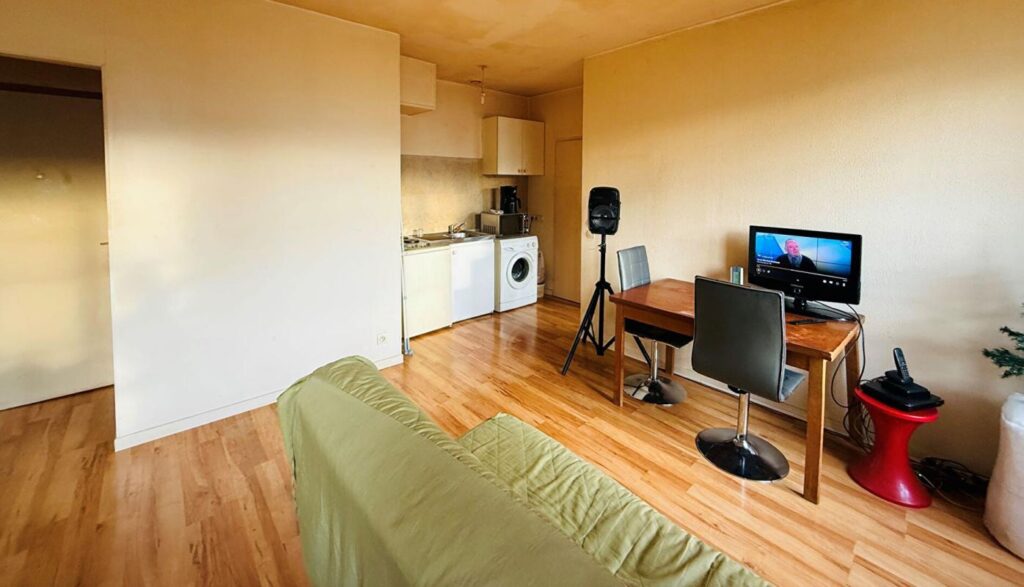 Les Auxons 2 pièce(s) /Place parking – 2 pièces – 1 chambre – 32 m²