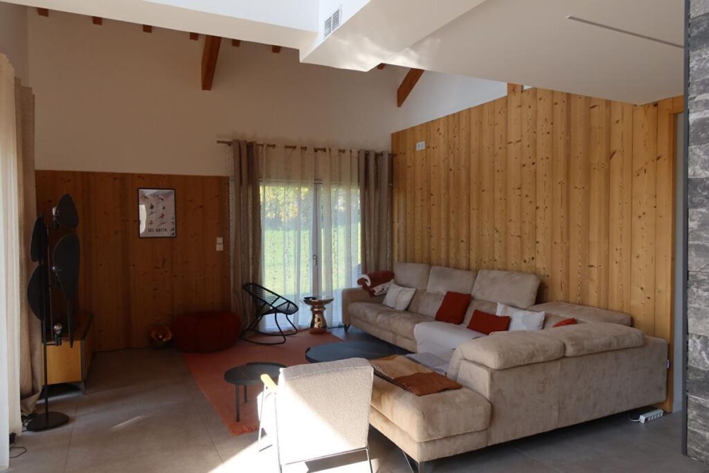 Maison L Hopital Du Grosbois 7 pièce(s) 185 m2 – 7 pièces – 4 chambres – 185 m²