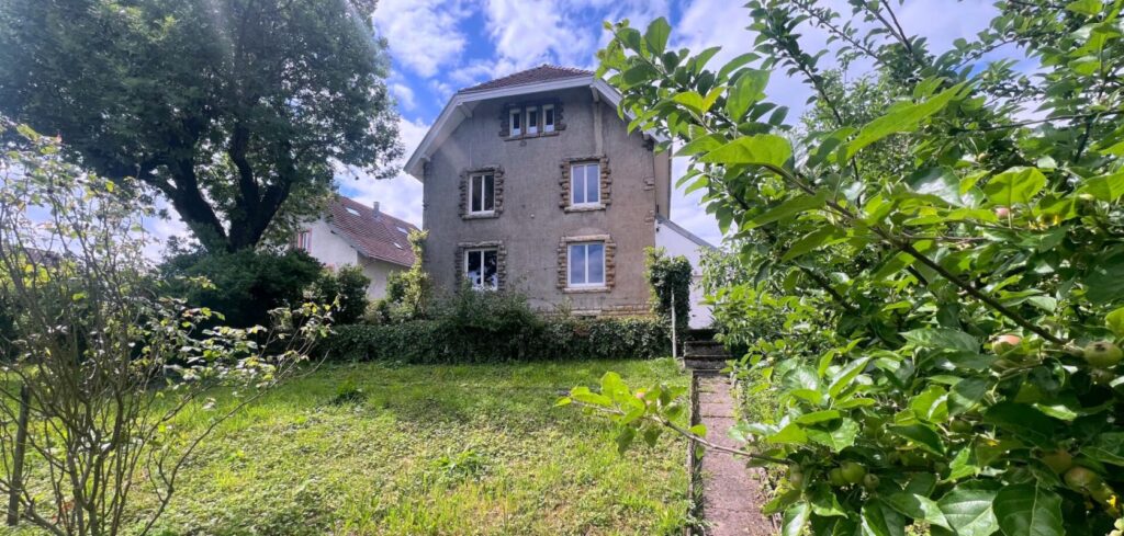 Maison bourgeoise sur hauteur Montbéliard – 8 pièces – 6 chambres – 159 m²