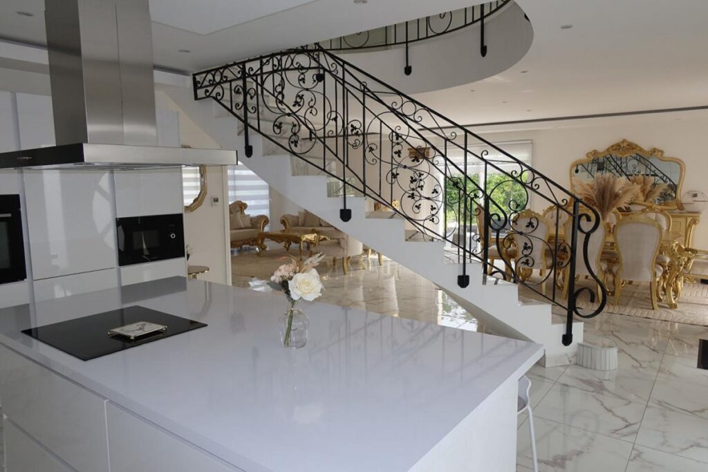 Maison d’architecte Besancon 7 pièce(s) 185 m2 – 7 pièces – 5 chambres – 185 m²