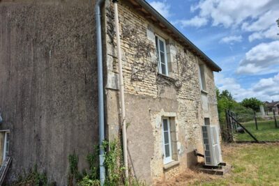 Maison de village secteur Champlitte 5 pièce(s) 150 m2 + maisonnette 80 m2 – 5 pièces – 4 chambres – 230 m²