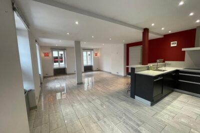 Vieille ville sur la place d&rsquo;armes, bel appartement 5 pièces de 91.85M2 – 5 pièces – 3 chambres – 91 m²