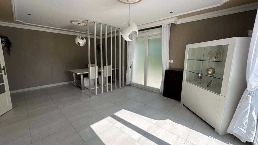 Maison Audincourt 6 pièce(s) 130 m2 – 6 pièces – 4 chambres – 130 m²