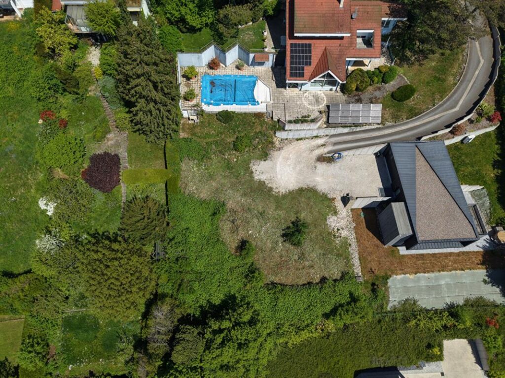 Terrain viabilisé sur les hauteurs de Montbéliard – NR pièces – NR chambres – 700 m²